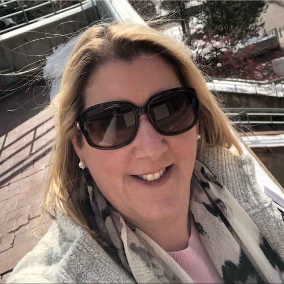 Meet your Posher, Wendy - Picture 1 of 1